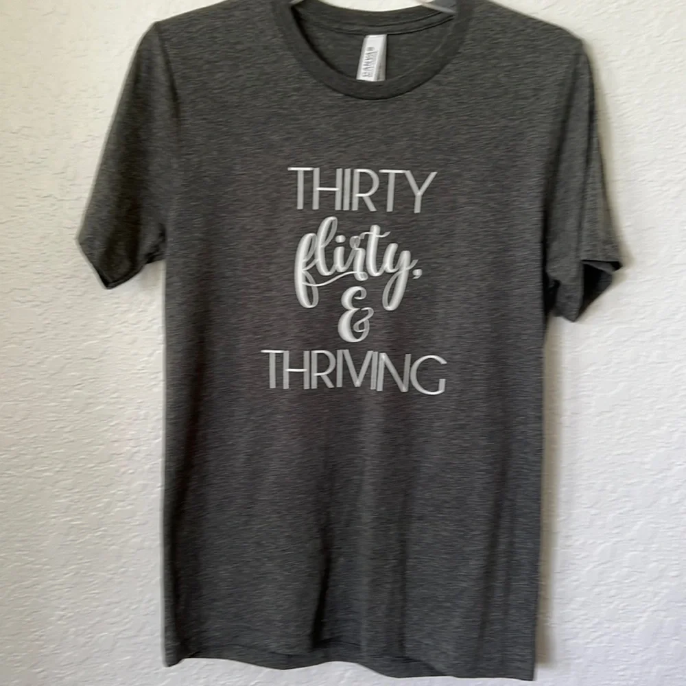 30 Year Old Birthday Tee Shirt Top Women‎ SM Age Gag Gift Cute Gray Lightweight - Picture 4 of 9